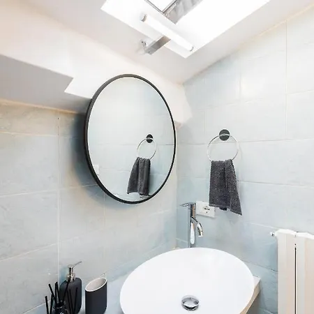 Historic Center Renovated Apartment- Amazing Location-by Likehomeflorence Apartment Florence
