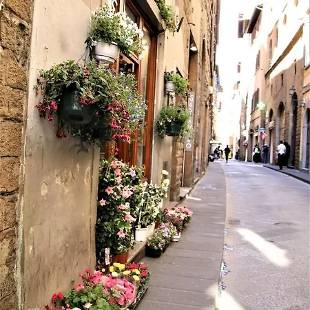 Appartamento Historic Center Renovated Apartment- Amazing Location-by Likehomeflorence
