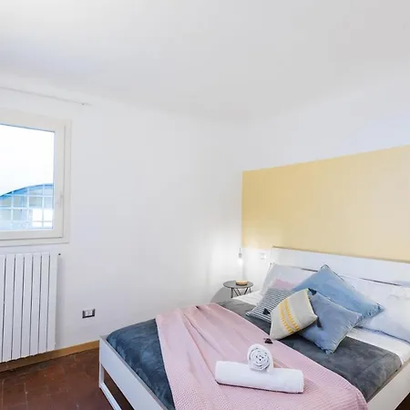 Historic Center Renovated Apartment- Amazing Location-by Likehomeflorence Florence
